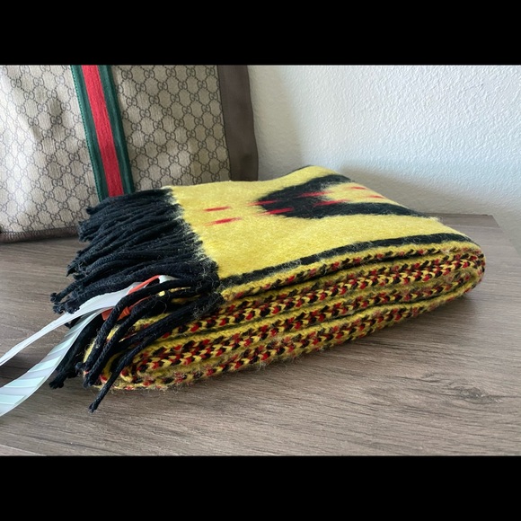 NEW Off-White Logo Scarf *Limited Edition - Picture 6 of 9